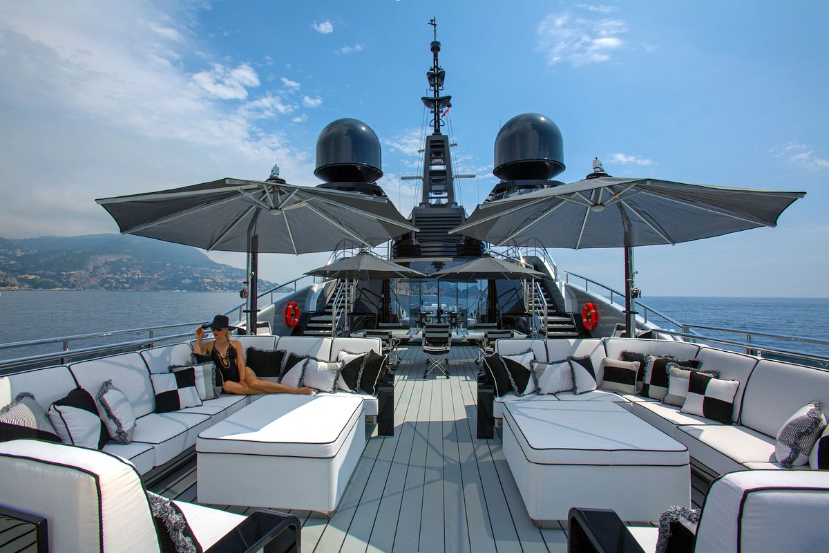 yacht life style